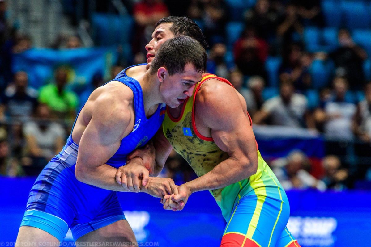 Роман Власовты әлем чемпионатында жүлдесіз қалдырған қазақ балуаны жоғары әскери шен алды