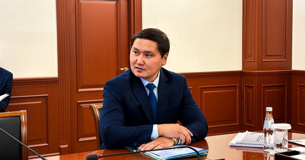 «Қайсар» жанкүйерлері Артаевпен кездесуді талап етті