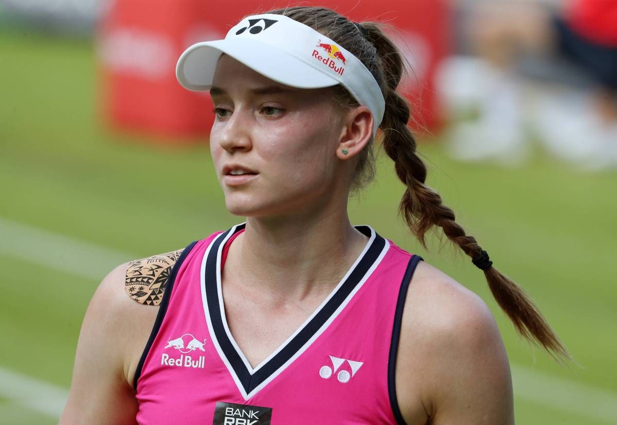 Елена Рыбакина шөптегі маусымды сәтті бастады