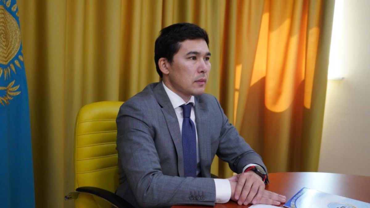 «Шәкіртін жарысқа апару үшін бапкер несие алған». Министр федерация басшыларына шүйлікті