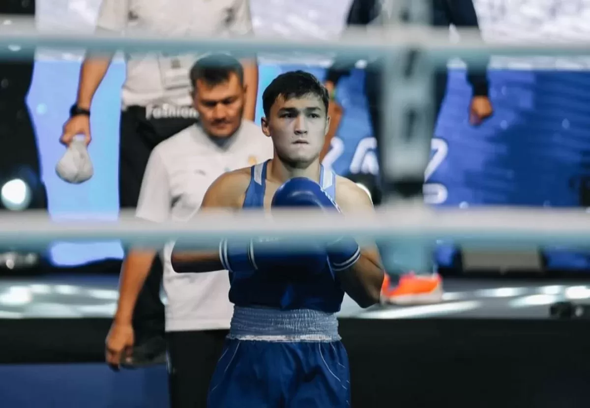Қазақстанның жас боксшысы өзбек жігітін ұтып жеңісті бастап берді