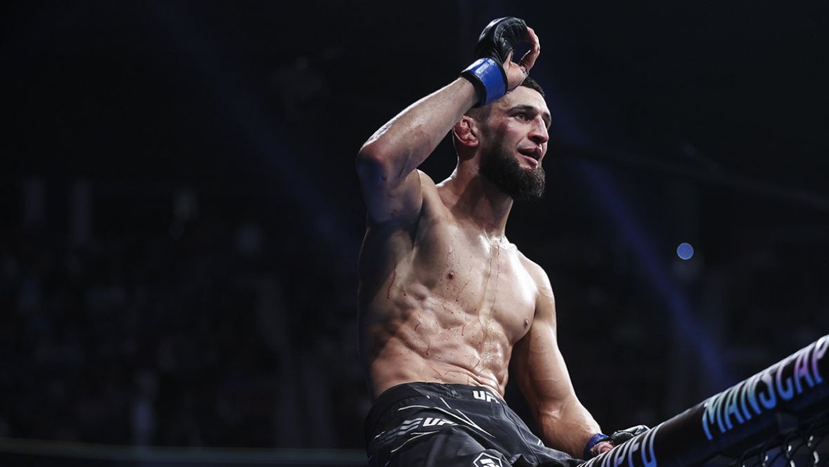 Чимаев UFC тарихындағы үздік спортшыларды атады