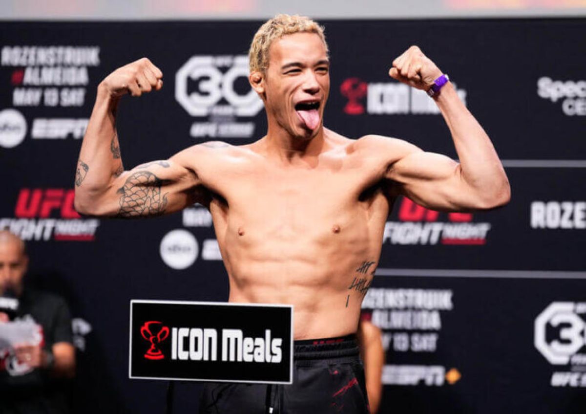 Өзбек жанкүйерлерін қорлаған файтер UFC-ден шығарылды