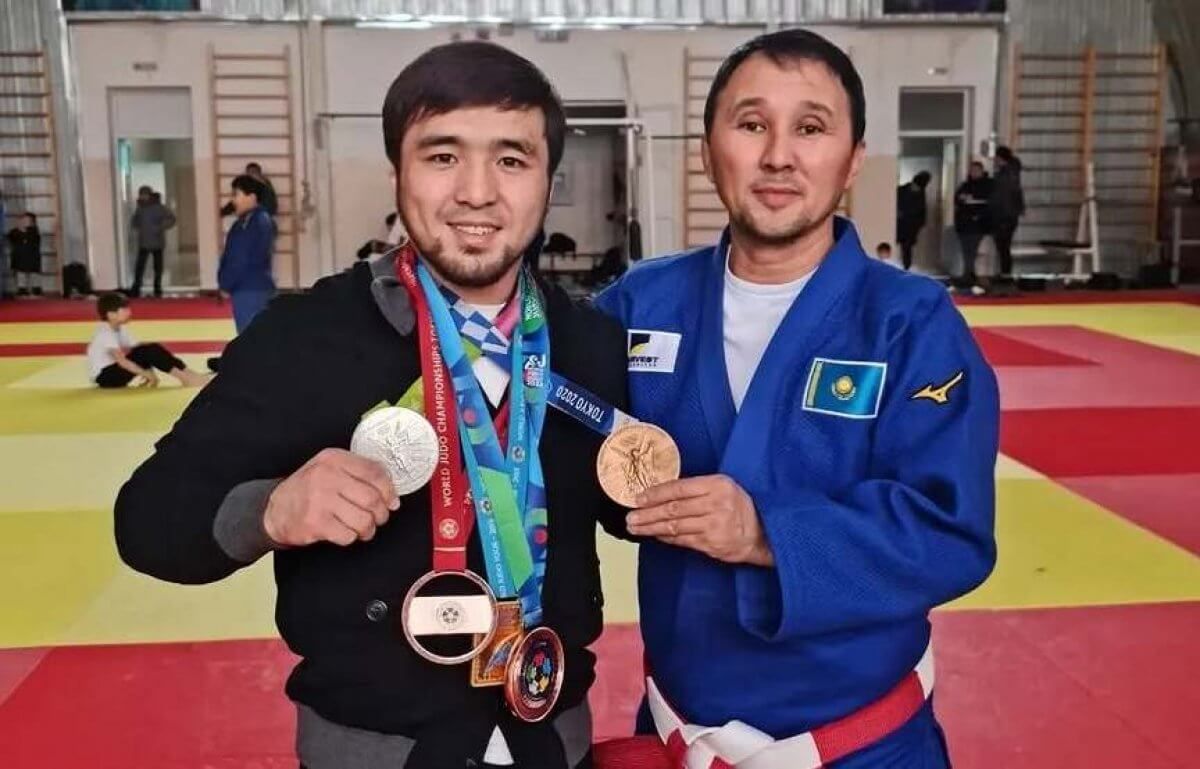 Сметов саясатқа араласа ма? Спортшының бапкері пікір білдірді