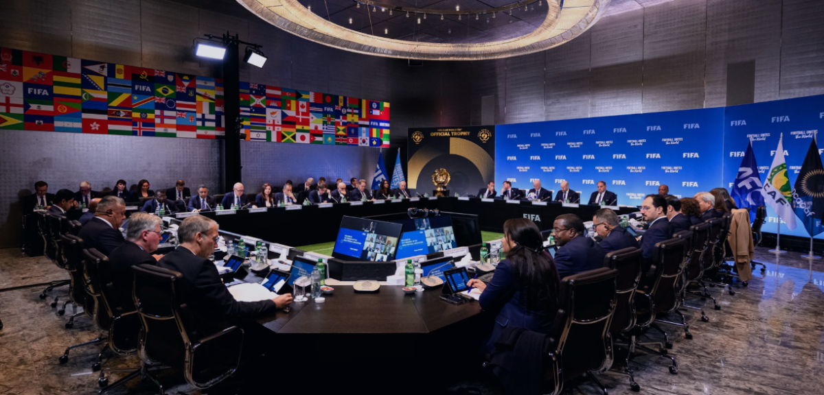 2027 жылы футбол жанкүйерлері Ташкент пен Бакуге жиналады