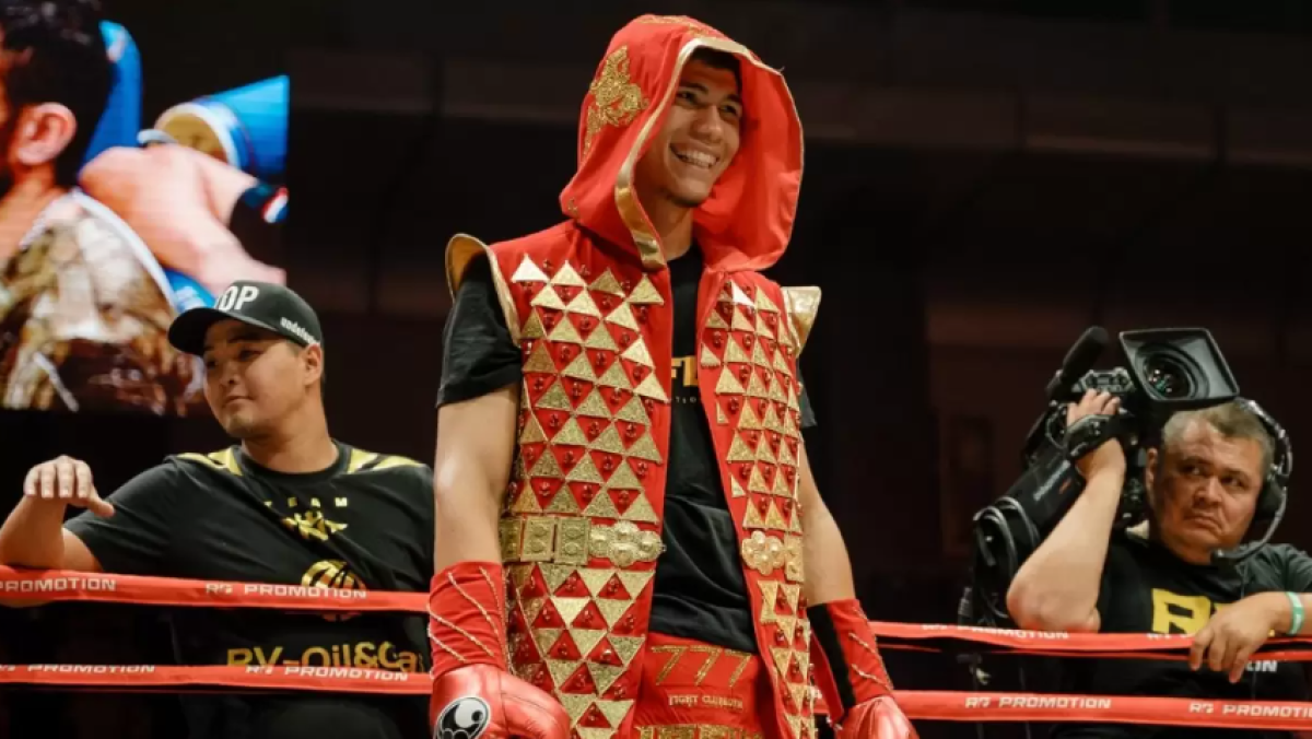 Қазақ боксшысы Мексика чемпионын нокаутқа түсірді