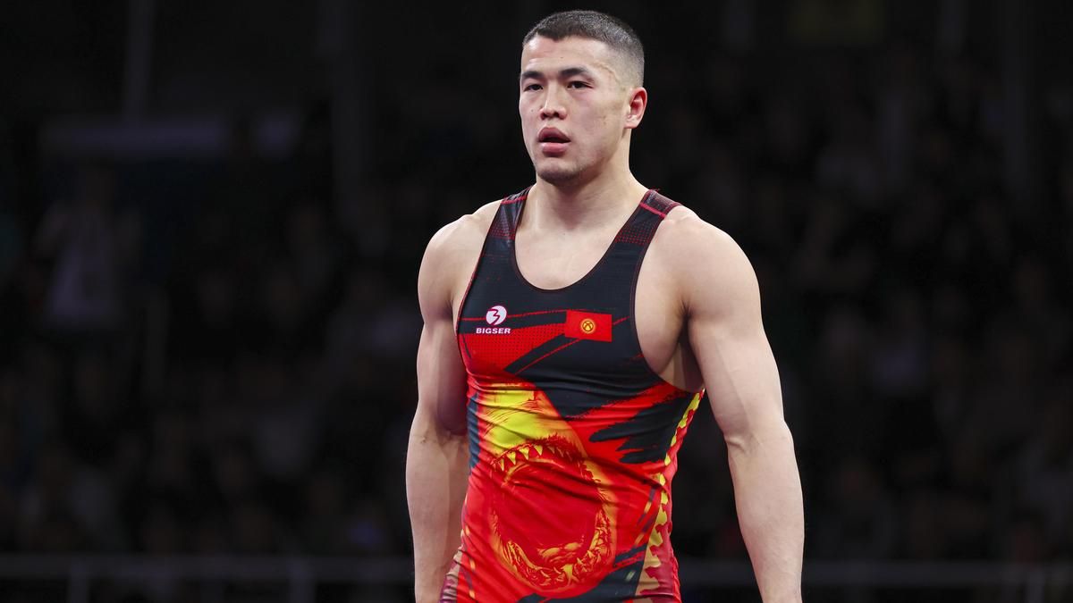 Қырғыз күресінде дау: Ақжол Махмудовтың әкесі бапкердің кәсібилігіне күмән келтірді