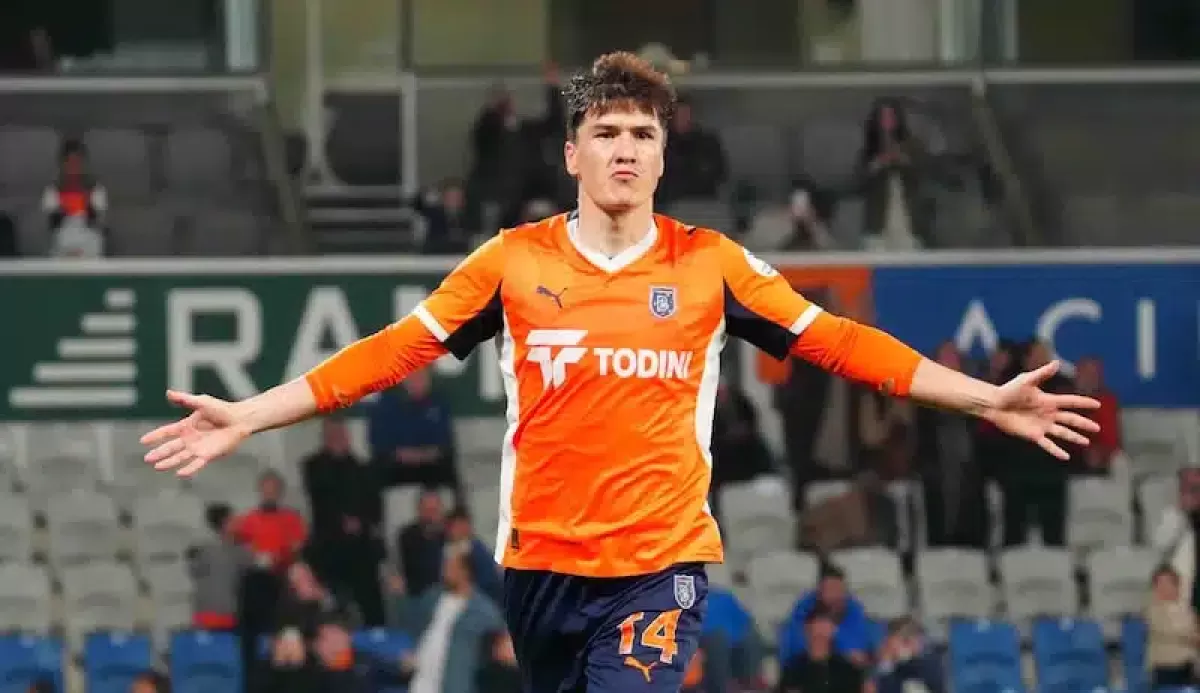 Өзбек футболшысы Осимхенді артта қалдырды