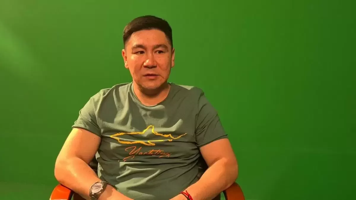 «Бордельдегі кереует орнын ауыстыру»: Бақыт Сәрсекбаев World Boxing мен IBA-ны салыстырды