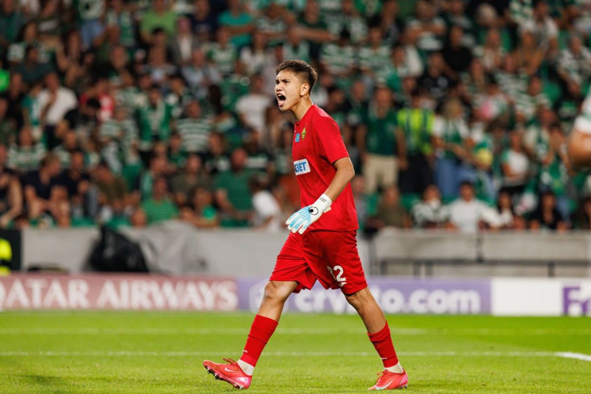 Шерхан Қалмырза қақпасына гол жібермей, Қазақстанға күтпеген жеңісті сыйлады