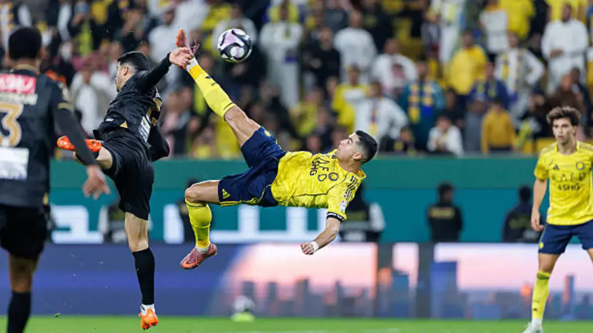 SUIII! Криштиану Роналду 40 жасында қайшылап теуіп гол соқты