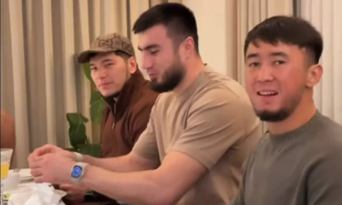 Баходир Жалолов Қазақстан боксының жұлдыздарын бір дастархан басына жинады