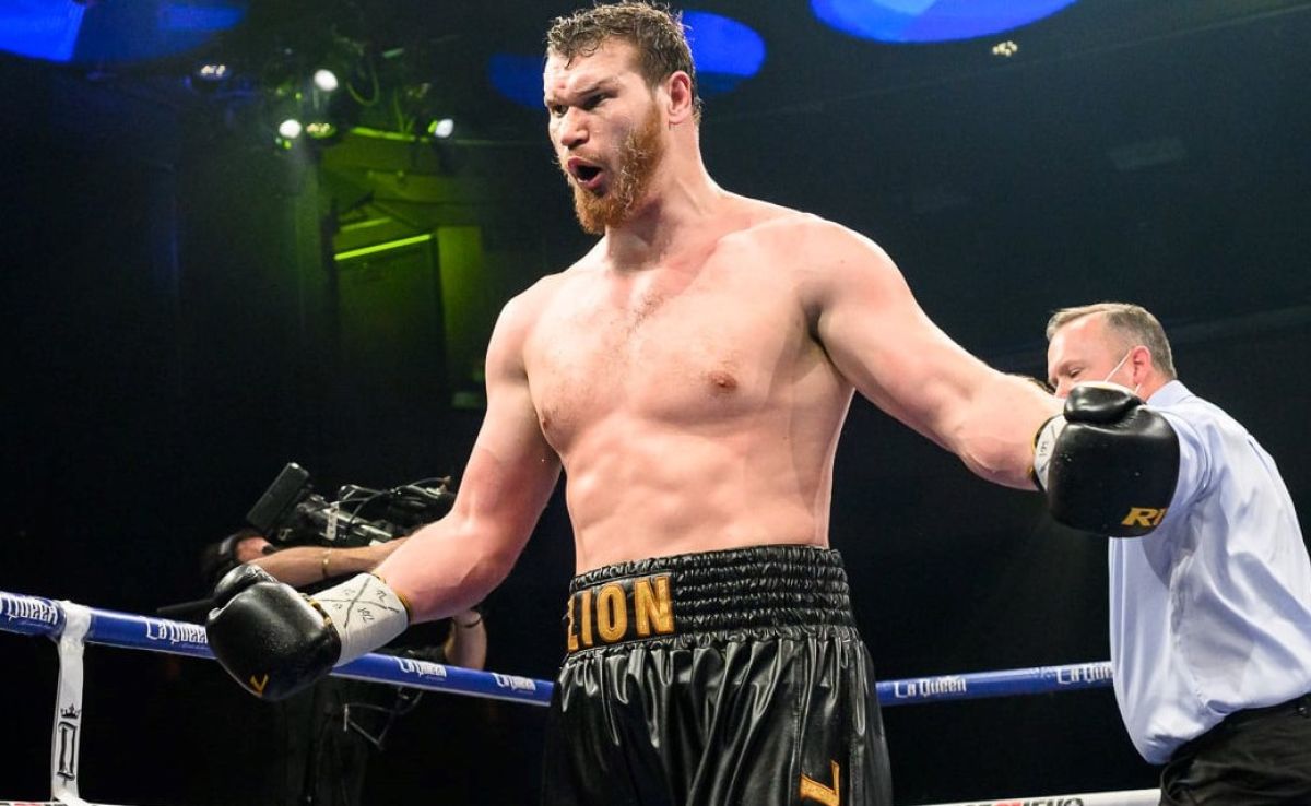 Ресейлік боксшы Джошуамен жекпе-жегі неге өтпей қалғанын айтты