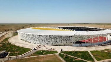 Түркістанда 40 млн еуроға салынған су жаңа стадион бір маусымнан кейін 600 млн теңгеге жөнделіп жатыр – блогер