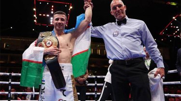 «Жаңа Головкин»: өзбек боксшысы WBA тұжырымында әлем чемпионы атанды