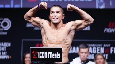 Асу Алмабаевтың «тәбеті ашылды»: қазақ файтері UFC үздіктерімен төбелескісі келеді