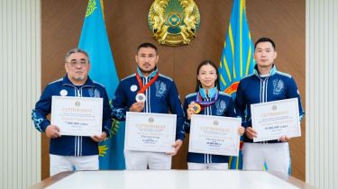 «3 бөлмелі пәтер, 30 млн теңге». Астана әкімі Паралимпиада жүлдегерлеріне сыйлық табыстады