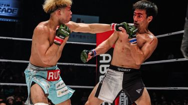 Жапонияны шулатқан қазақ файтері UFC-де төбелескісі келеді