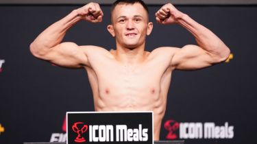 Бекзат Алмахан UFC-дегі екінші жекпе-жегін Макгрегордың командаласымен өткізеді