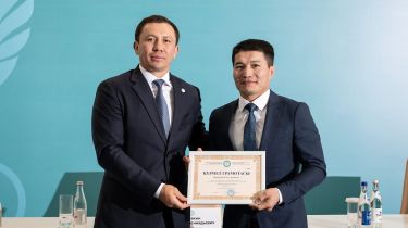 Головкин дзюдо бапкері Елдос Жұмақановты марапаттады