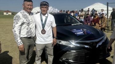 Дзюдодан әлем чемпионатының жүлдесін алған Моңғолия қазағына жерлестері автокөлік мінгізді