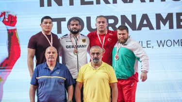 Ризабек Айтмұқанның басты қарсыласы Түркияда жаңа салмақта жүлде алды