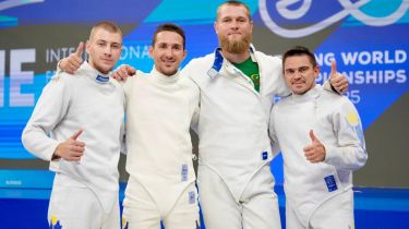 Тарихи жүлде: Қазақстан семсерлесушілері 9 дүркін Олимпиада чемпионын жеңді