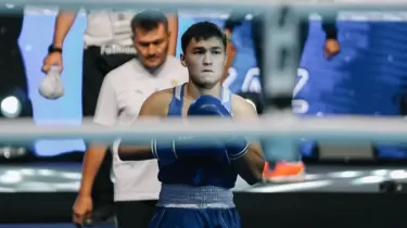 Қазақстанның жас боксшысы өзбек жігітін ұтып жеңісті бастап берді