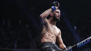 Чимаев UFC тарихындағы үздік спортшыларды атады