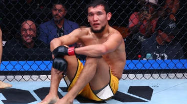 Қазақстандық файтер UFC 319 турнирінде тұншықтыру әдісімен жеңілді
