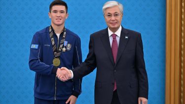 Тоқаев бапкерлер мен боксшыларды ​​​​​​​«Құрмет» орденімен марапаттады