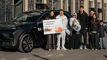 «Қайратты» Чемпиондар лигасына шығарған Темірлан Анарбековке көлік сыйлады