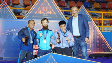 Қазақстандық пауэрлифтинг шебері әлемнің үш дүркін чемпионы атанды