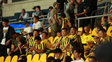 Біраз жер бос тұрды: «Қайрат» пен «Пафостың» ойнына қанша адам келгені белгілі болды