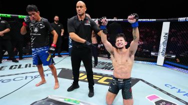 Азат Мақсұм UFC-дегі кезекті жекпе-жегінде жеңілді