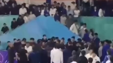 Бапкердің жағы сынып кеткен: Өскеменде ата-аналар мен спортшылар жаппай төбелесті