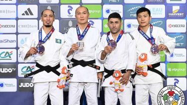 «Қазақстан барысының» 4 дүркін жүлдегерін дайындаған бапкер әлем чемпионы атанды