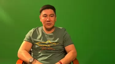 «Бордельдегі кереует орнын ауыстыру»: Бақыт Сәрсекбаев World Boxing мен IBA-ны салыстырды