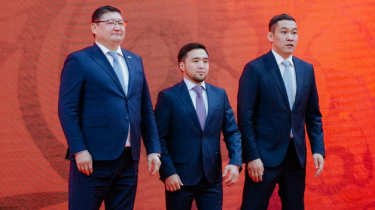 Елдос Сметовке Абай облысының әкімі айрықша құрмет көрсетті