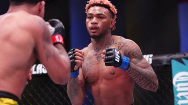 UFC: эквадорлық спортшы Шавкат Рахмоновты қуып жетті