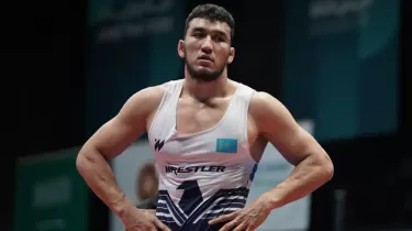 Ризабек Айтмұқан Олимпиада чемпионын жеңіп, суперсенсация жасады