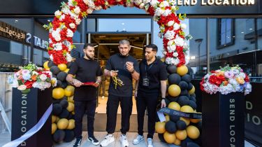 Хабиб Нурмагомедов Дубайда дүкен ашты