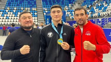 «Ашық аспан астында алғаш рет бокстасамыз»: құрама сапындағы ең жас бапкер шәкіртінің әлеуеті жайлы айтты