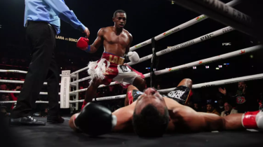 Эрисланди Лара Жәнібек Әлімханұлының орнына шыққан жаңа қарсыласын тас-талқан етті