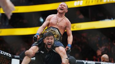 UFC чемпионы атанған Пётр Ян қазақтарға алғыс айтты
