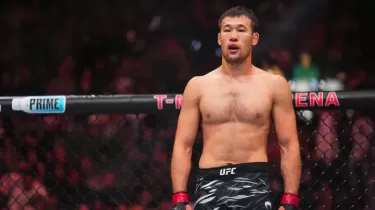 «Қара бала, таяқ жейсің». Шавкат Рахмонов өзін сынаған файтердің аузын жапты