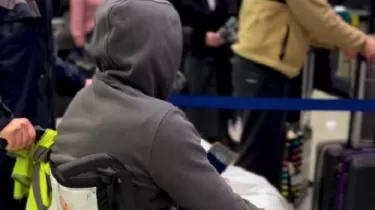 Татамиде бір аяғы қалып қойған Дамир Исмағұловтың мүгедектер арбасында отырған видеосы тарады