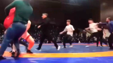 Грозныйда күрес турнирі жаппай төбелеспен аяқталды