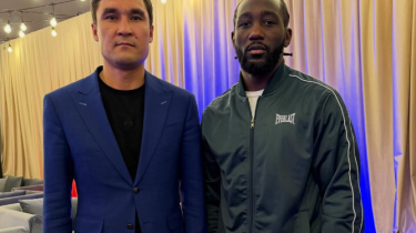 Серік Сәпиев кәсіпқой бокстың аңызы Теренс Кроуфордпен кездесті