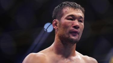 «Әзірге орала алмайды»: бапкер Шавкат Рахмоновтың аяғына не болғанын айтты